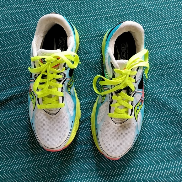 Saucony Kinvara 6 Running Shoes - Picture 2 of 8